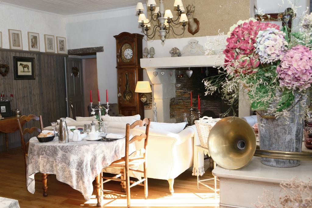 샹트피 La Gentilhommiere B&B 외부 사진