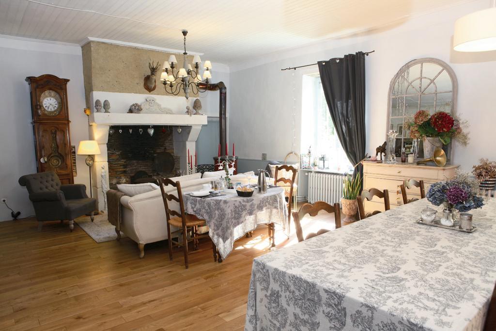 샹트피 La Gentilhommiere B&B 외부 사진